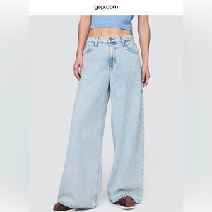 NWT Gap wide legged distressed baggy jeans.